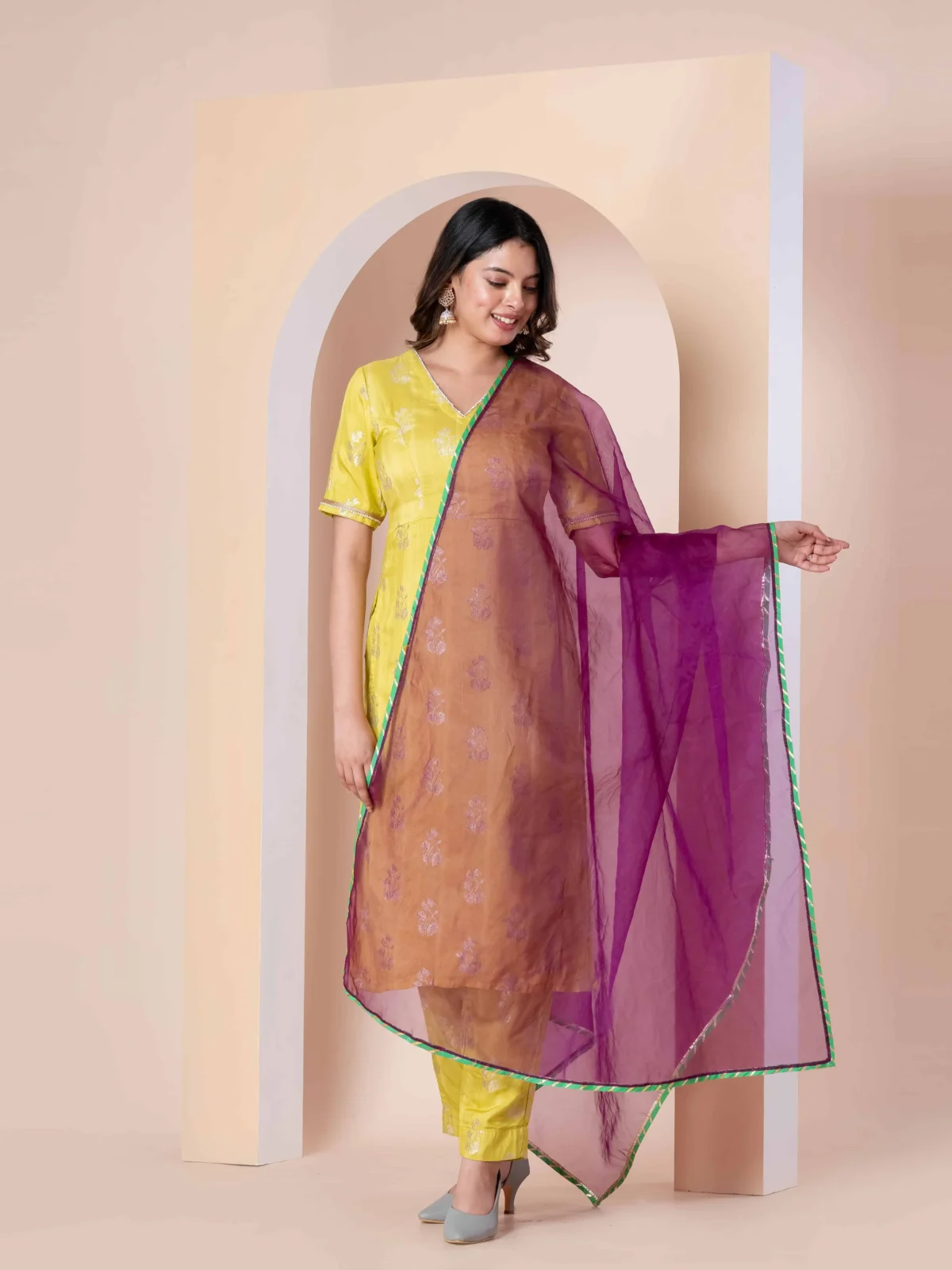 Green Jacquard Kurta Set With Organza Dupatta